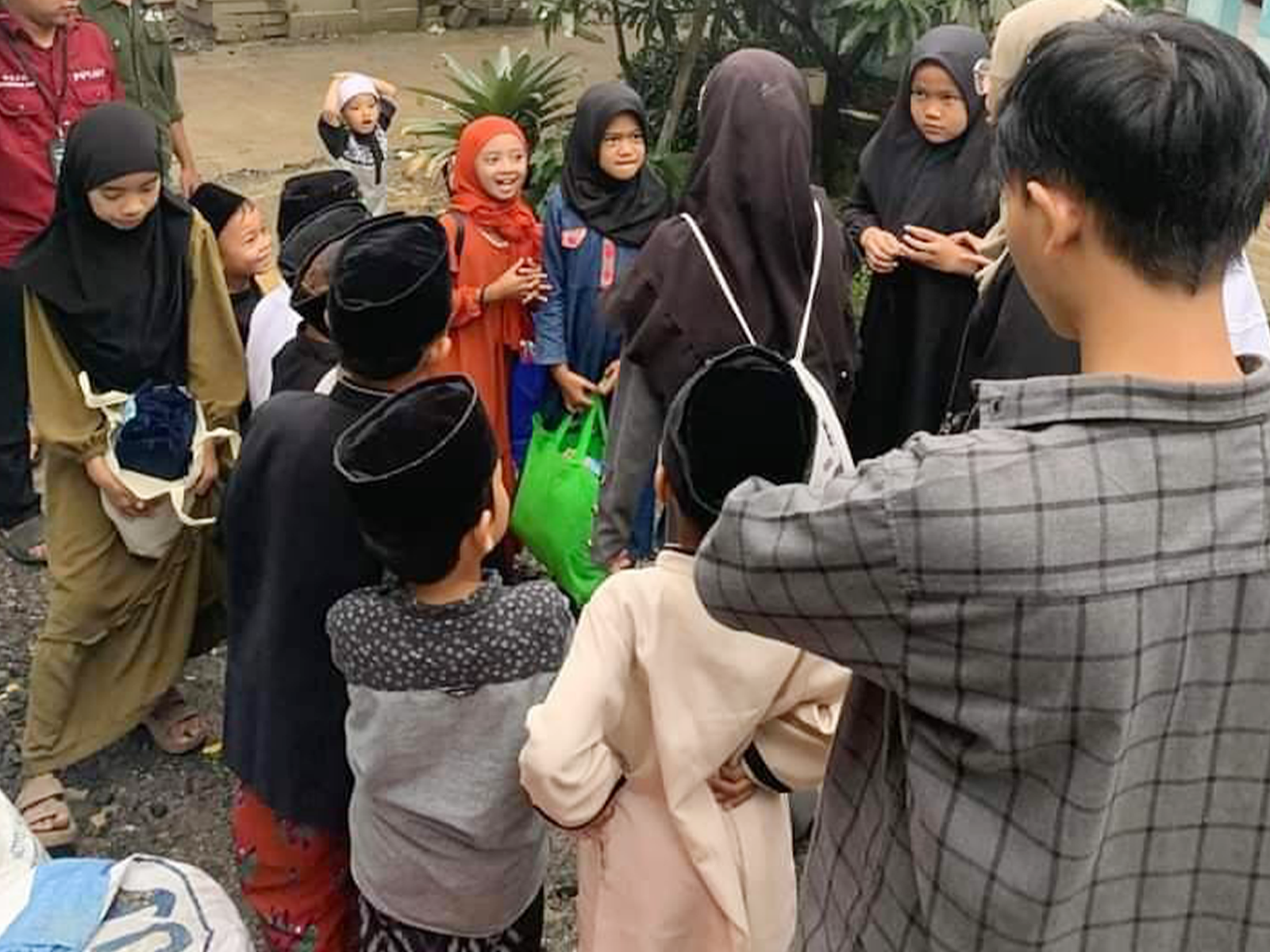 UKM Impust Adakan Ngabuburit & Buka Bersama Adik-Adik Desa Binaan di Masjid Al-Munawaroh Sentul City.