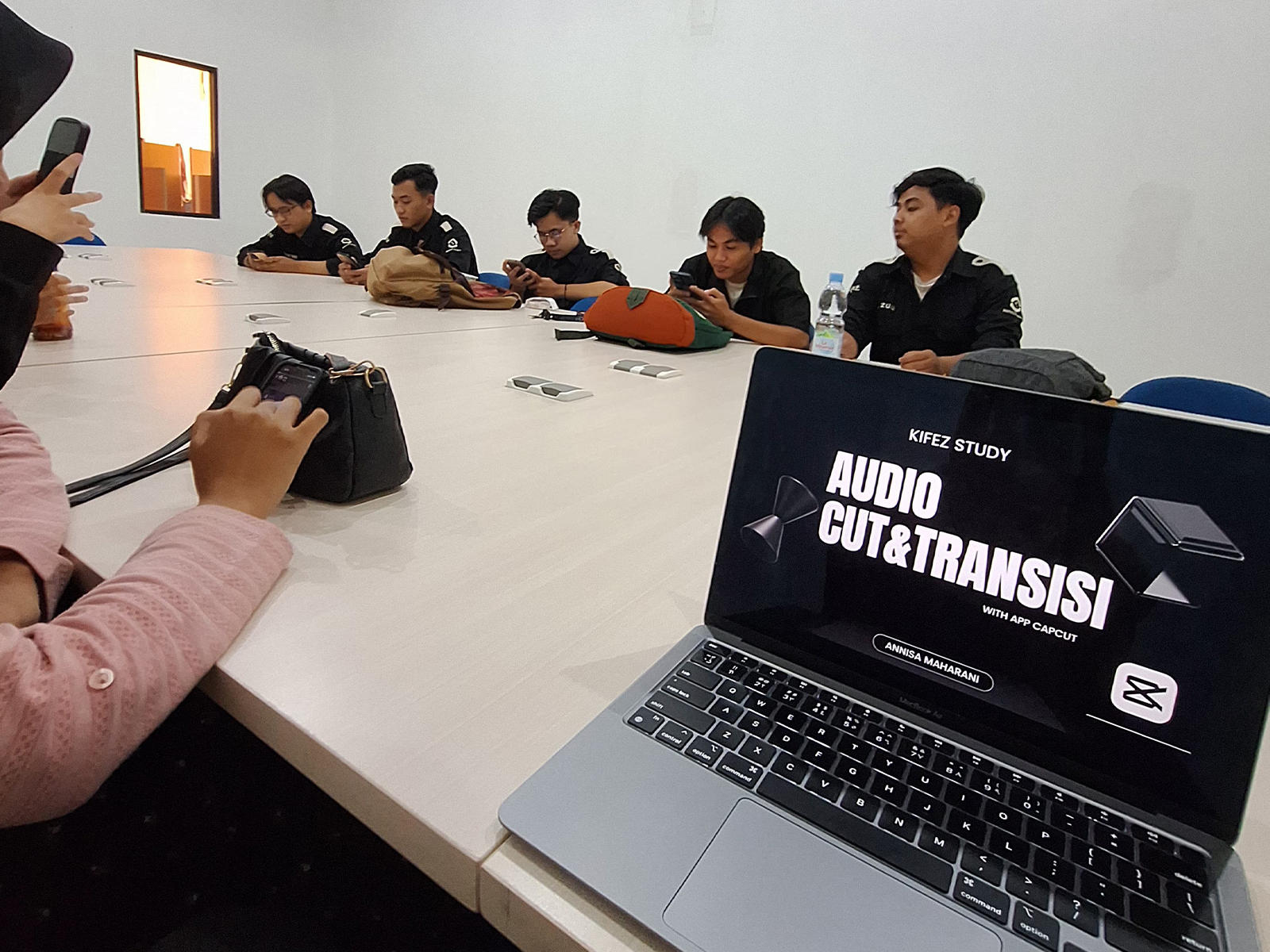 Kifez Study: Memperdalam Keterampilan Produksi Video dengan Pemilihan Audio, Cut, dan Transisi 